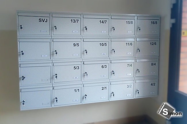Sestava největších poštovních schránek typ MAX.